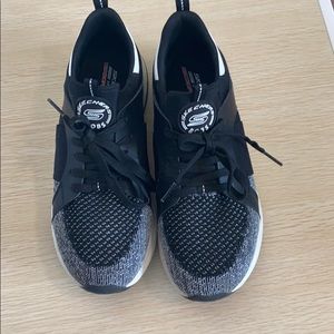 Sketchers x Bob’s super cushioned sneakers 8.5